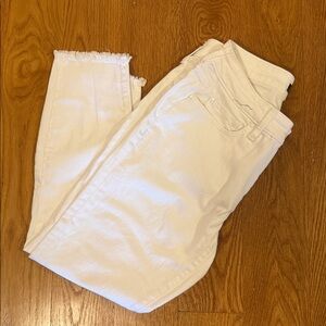 Ann Taylor white Petite-Curvy Fit Jeans